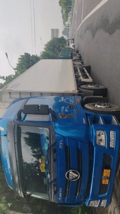Foton Auman GTL 320 hp 6X2 9.6 m - фото 3