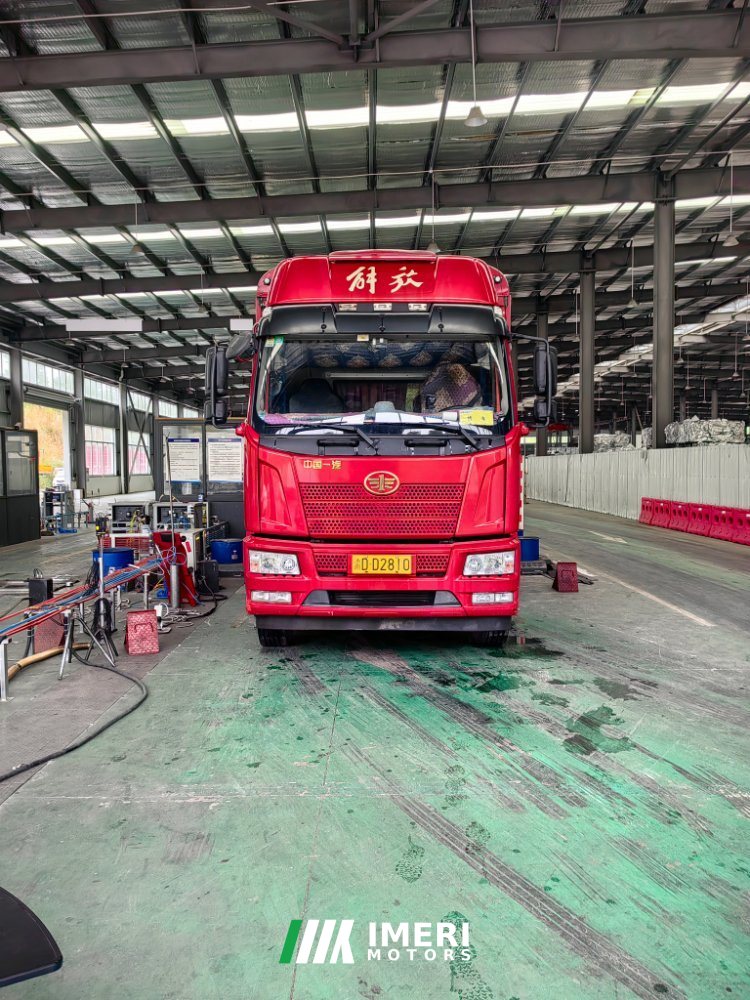 2021 FAW Jiefang J6L 240 hp 4X2 6.75 m