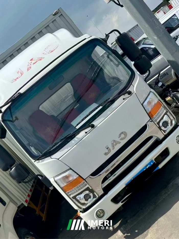 2020 JAC Shuailing Q3 120 hp 4X2 3.3 m