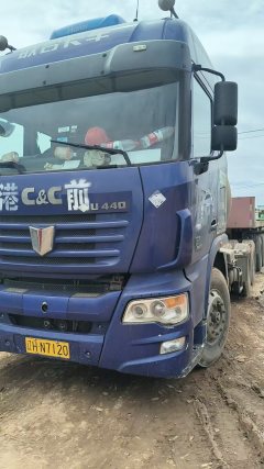 Sinotruk Hohan J7B 430 hp 4X2 - фото 1