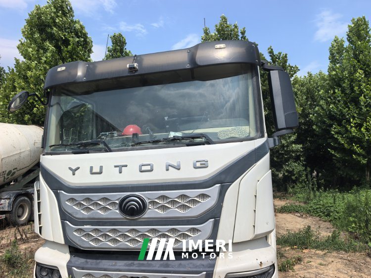 2023 Yutong 8X4