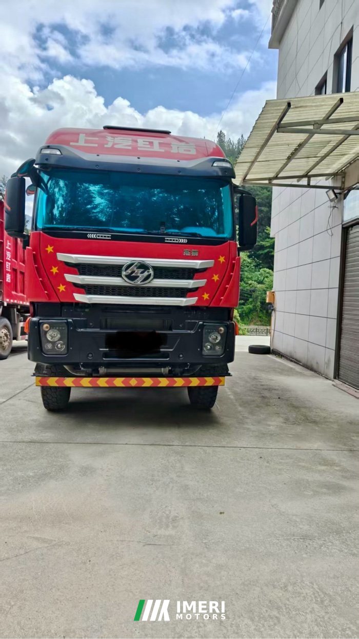 2024 SAIC Hongyan Genlyon 560 hp 8X4 8.8 m