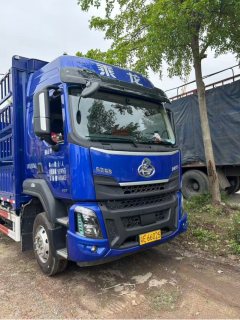 Dongfeng Liuzhou Chenglong H5 220 hp 4X2 6.8 m - фото 2
