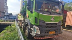 Dongfeng Liuzhou Chenglong H5 330 hp 8X4 5.6 m - фото 2