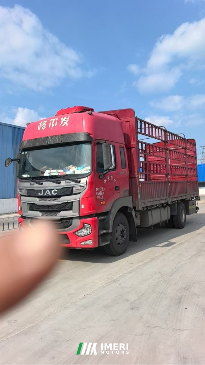 2022 JAC Gallop Gelfa A5 260 hp 8X2 6.8 m