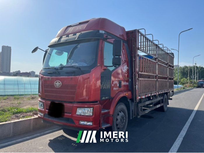 2021 FAW Jiefang J6L 240 hp 4X2 6.75 m
