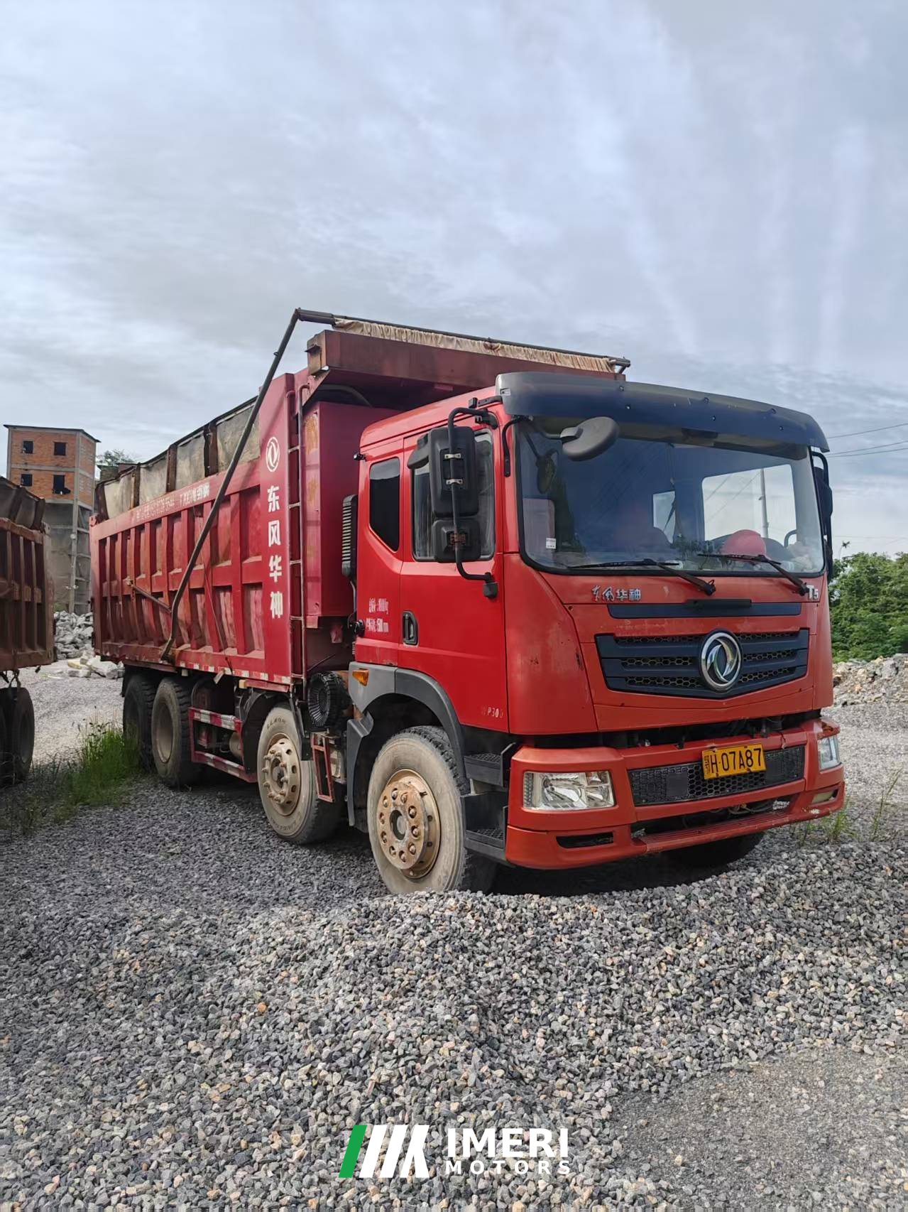 2020 Dongfeng Huashen T5 300 hp 8X4 6.2 m