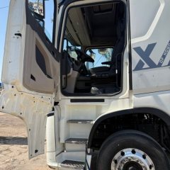 Sinotruk HOWO Max 350 hp 4X2 9.6 m - фото 7