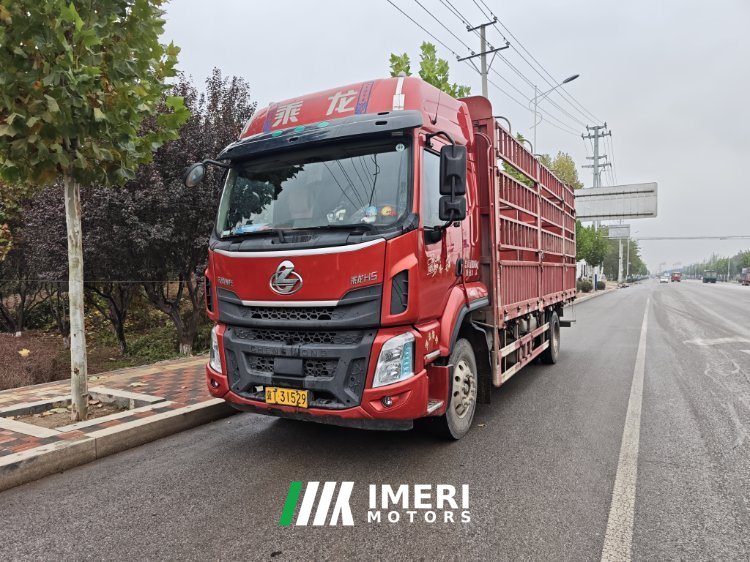 2020 Dongfeng Liuzhou Chenglong H5 240 hp 4X2 6.8 m