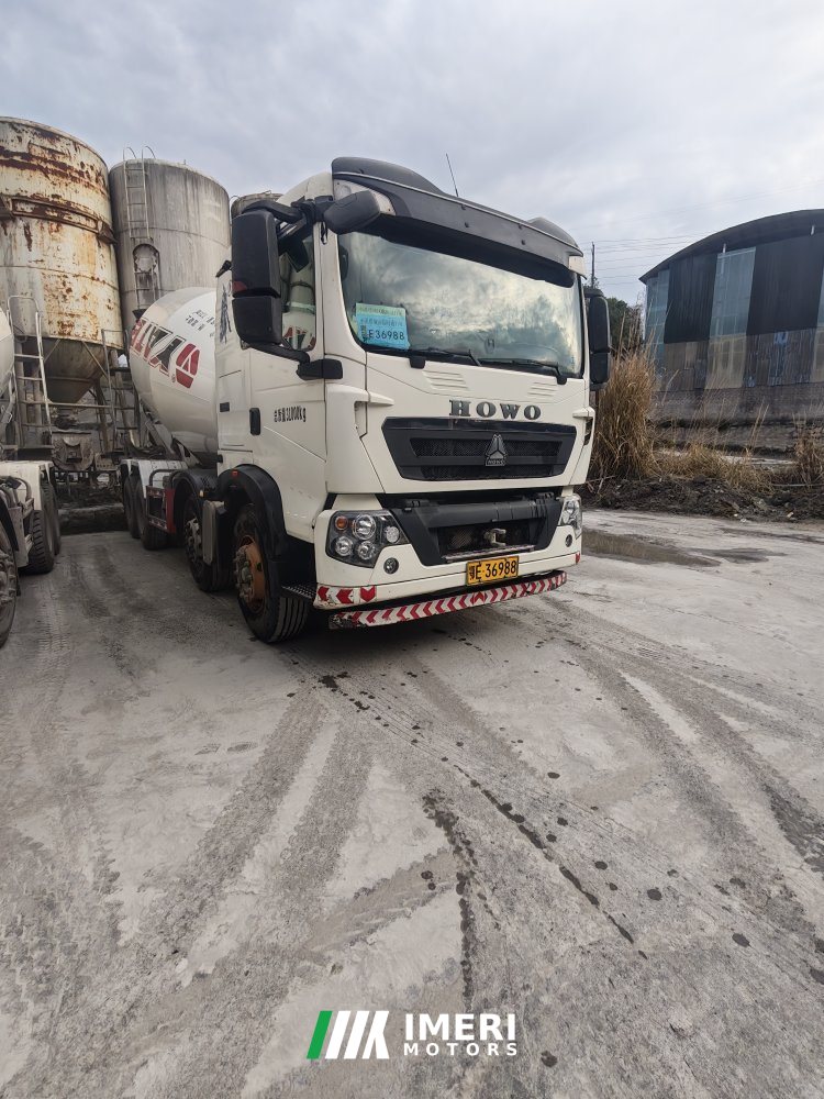 2020 Sinotruk HOWO T5G 340 hp 8X4