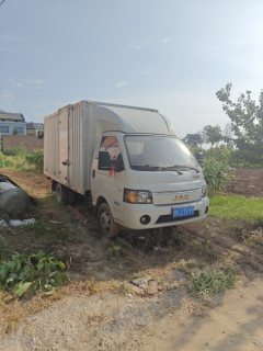 JAC X6 120 hp 4X2 3.8 m - фото 1