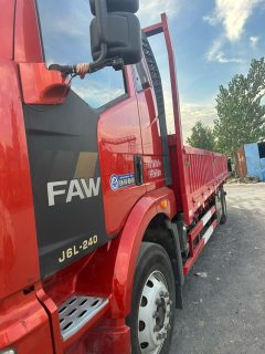 FAW Jiefang J6L 240 hp 4X2 6.75 m - фото 6