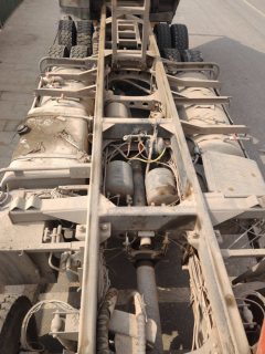 United Trucks U 440 hp 8X4 8 m - фото 4