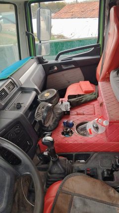 United Trucks U 440 hp 8X4 8 m - фото 9