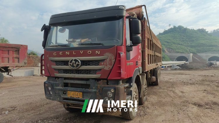2019 SAIC Hongyan Genlyon 430 hp 8X4 8.3 m