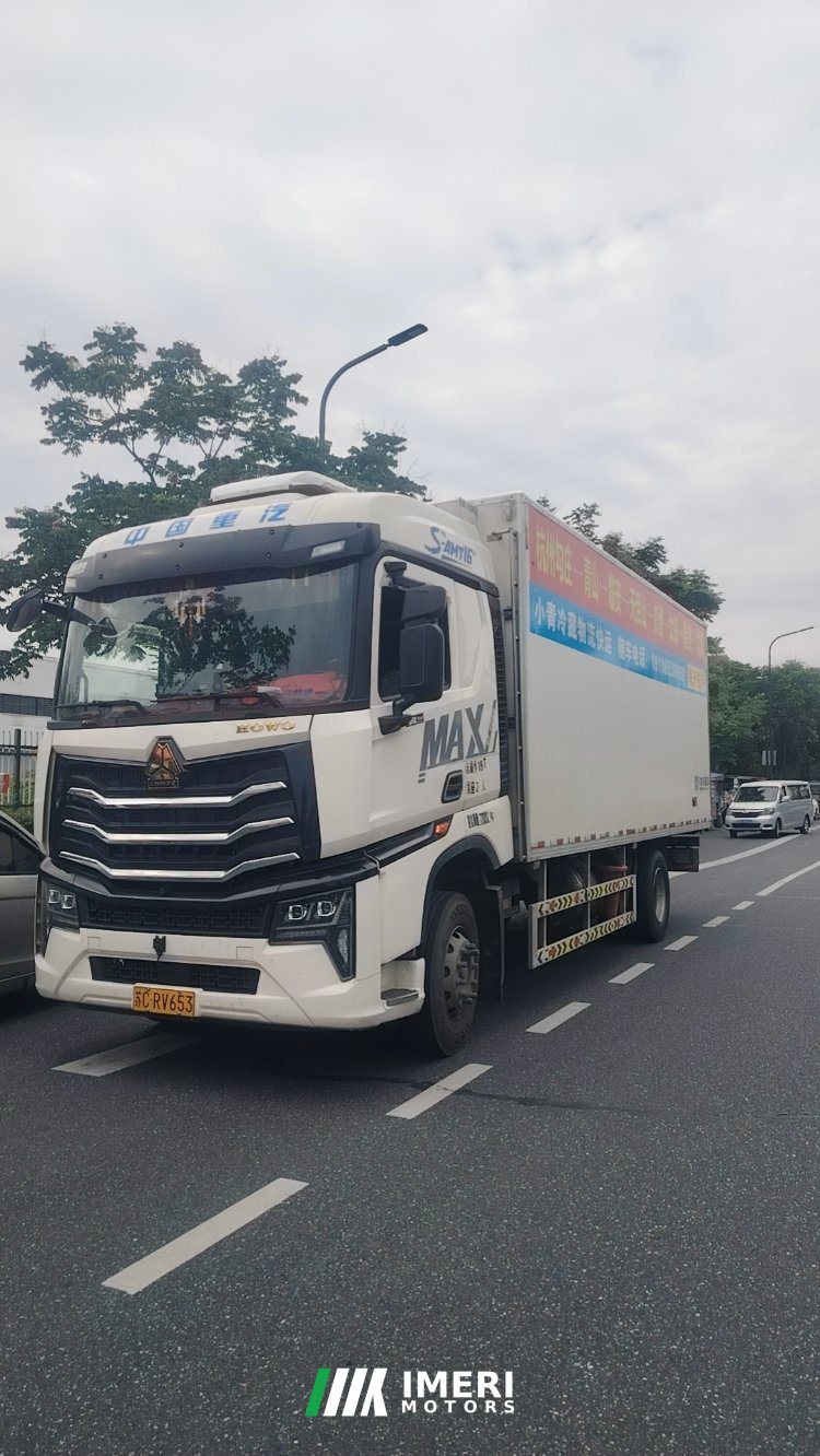 2025 Sinotruk HOWO Max 350 hp 4X2 6.8 m