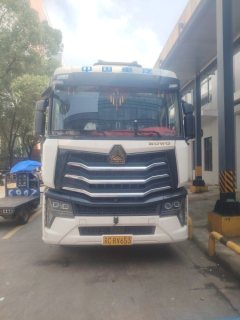Sinotruk HOWO Max 350 hp 4X2 6.8 m - фото 2