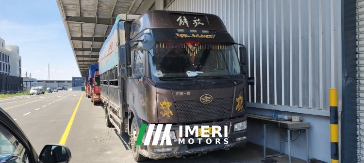 2020 FAW Jiefang J6L 240 hp 4X2 6.75 m