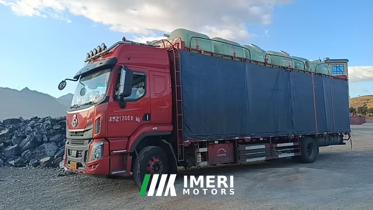 2022 Dongfeng Liuzhou Chenglong H5 290 hp 4X2 9.7 m