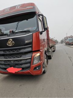 Dongfeng Liuzhou Chenglong H7 460 hp 6X4 - фото 3