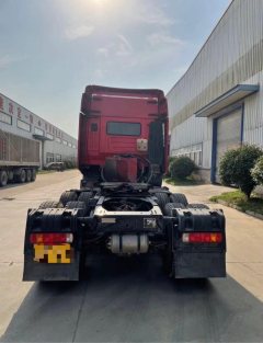 SAIC Hongyan Genlyon 520 hp 6X4 - фото 5