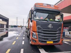 Dongfeng Liuzhou Chenglong H7 580 hp 6X4 - фото 3