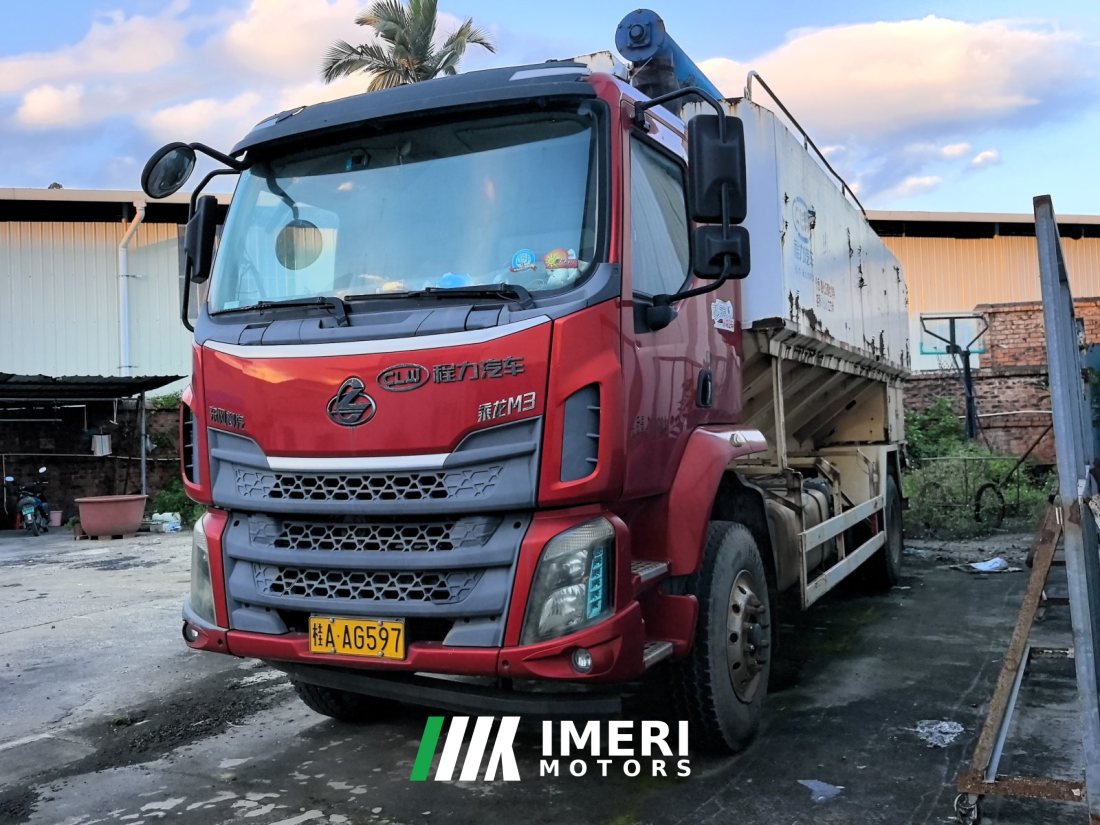 Dongfeng Liuzhou Chenglong M3 - грузовик из Китая