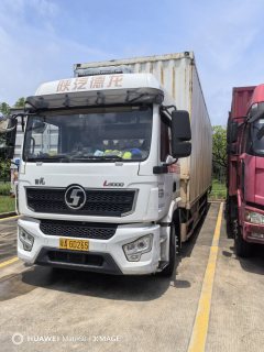 Shacman Delong L5000 270 hp 4X2 9.8 m - фото 1