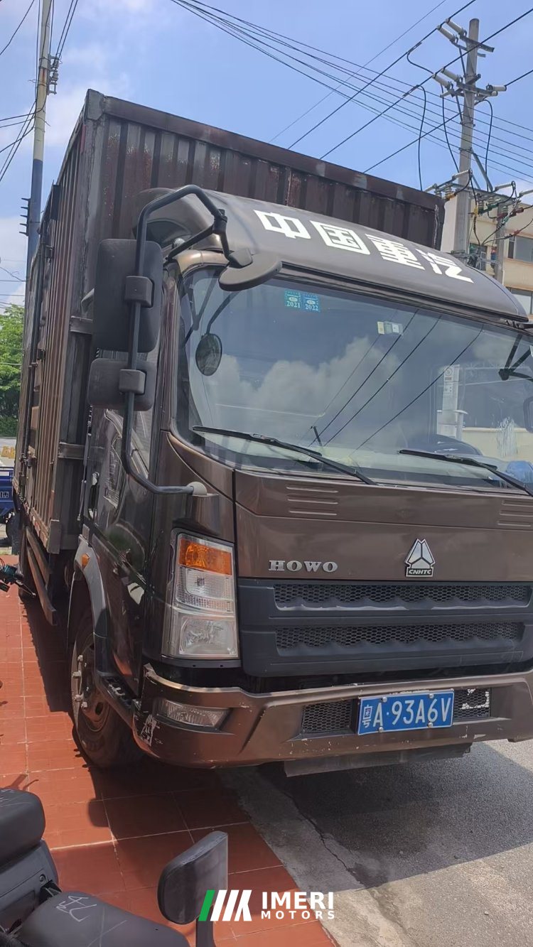 2018 SINOTRUK HOWO Light Duty Truck Royal Faction 110 hp 4X2 4.15 m