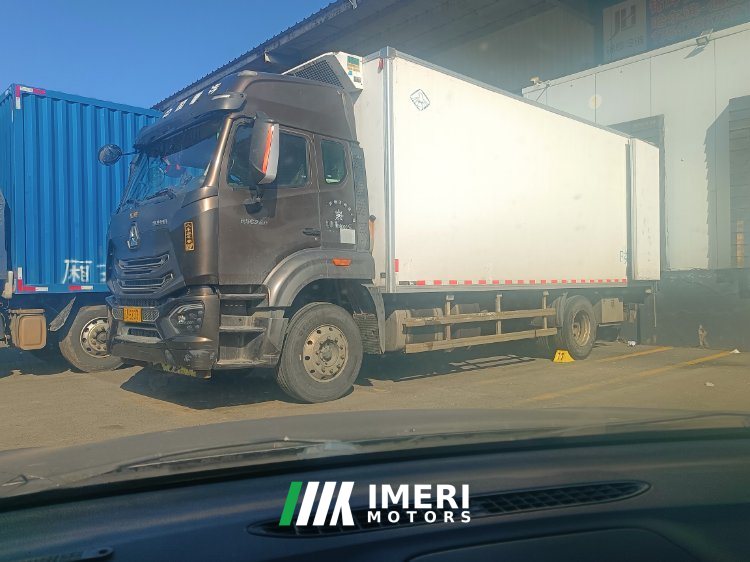2020 Sinotruk Hohan J7B 240 hp 4X2 6.8 m