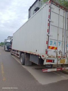 Dongfeng Liuzhou Chenglong H5 260 hp 4X2 - фото 3