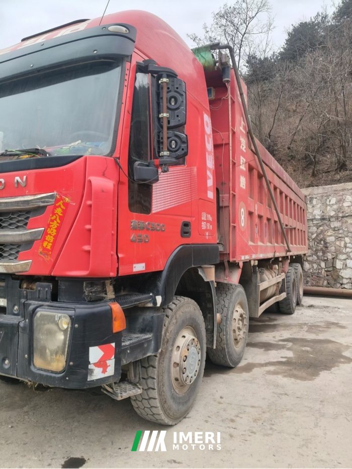 2019 SAIC Hongyan Genlyon 430 hp 8X4 8.3 m