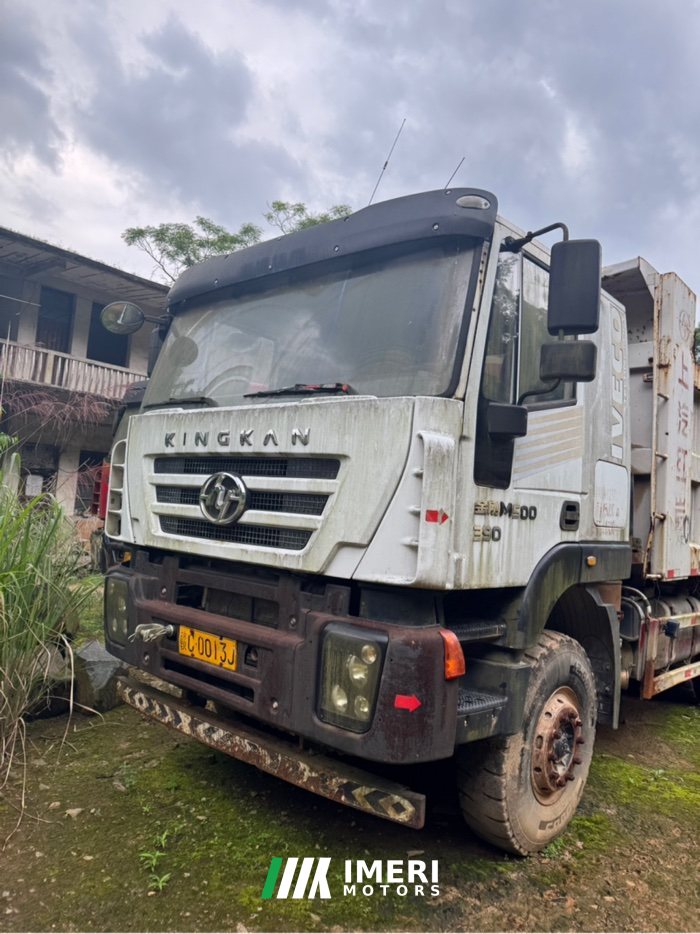 2019 SAIC Hongyan Genlyon 392 hp 6X4 5.8 m
