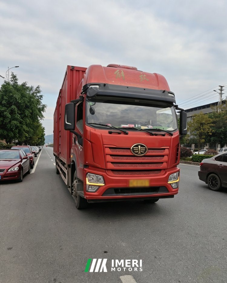 FAW Jiefang JK6 290 hp 4X2 6.8 m - грузовик из Китая