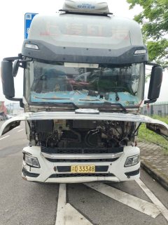 SAIC Hongyan 270 hp 4X2 6.8 m - фото 2