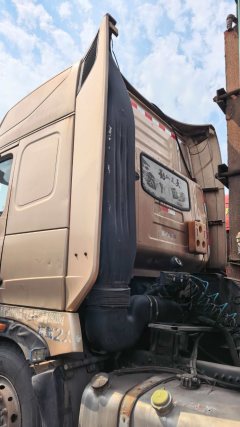 Sinotruk HOWO T7H 540 hp 6X4 - фото 4