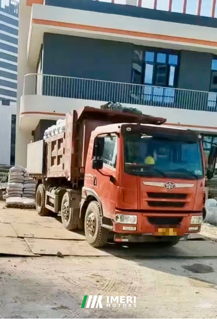 2021 FAW Jiefang V 220 hp 6X2 4.5 m