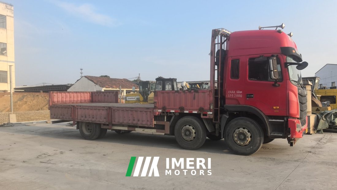 JAC Gallop GAC Higer K5 240 hp 6X2 7.8 m - грузовик из Китая