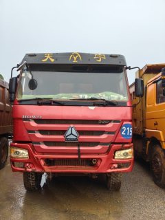 Sinotruk HOWO A7 380 hp 6X4 5.6 m - фото 2
