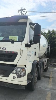 Sinotruk HOWO chassis 340 hp 8X4 - фото 6