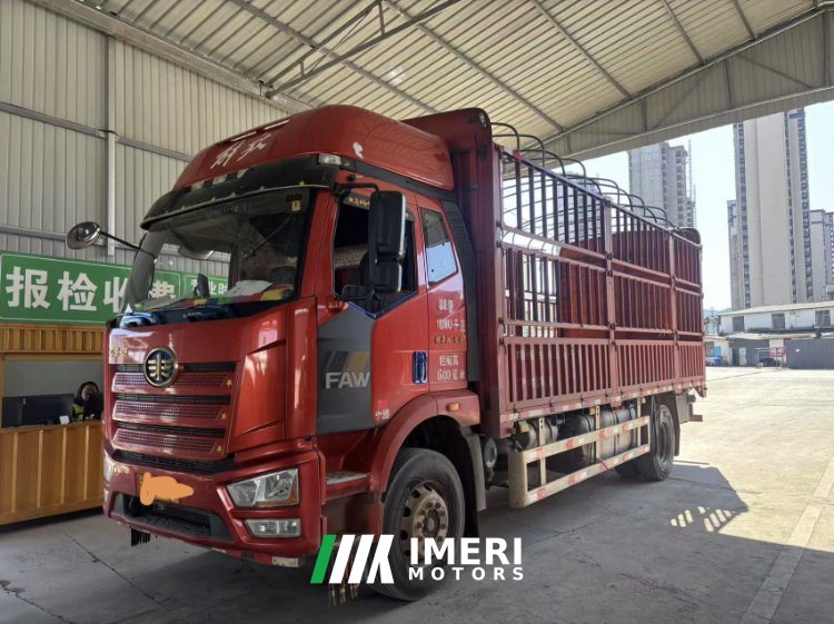 2022 FAW Jiefang J6L 260 hp 4X2 6.75 m