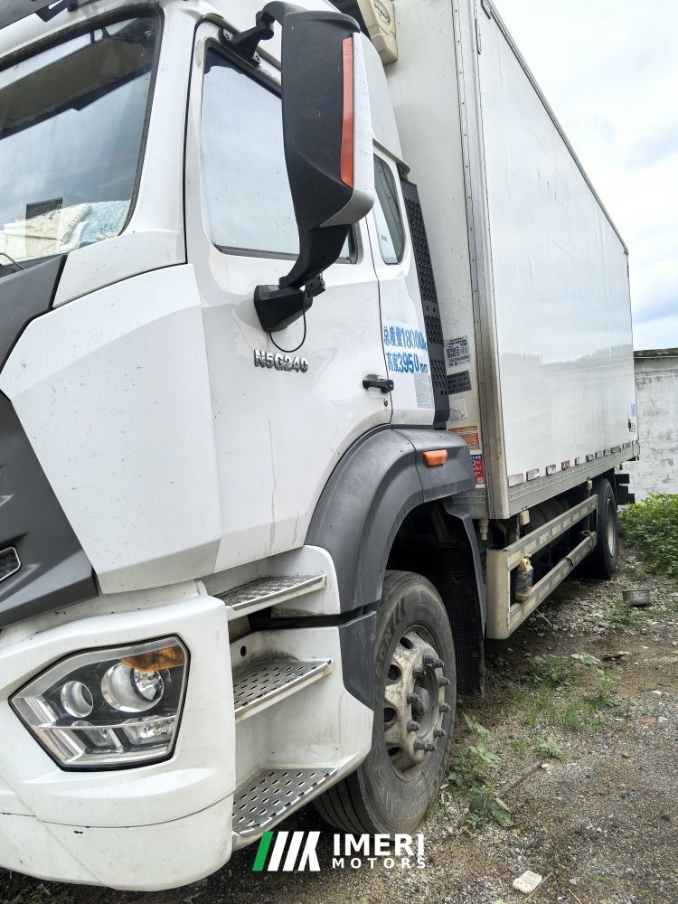 Sinotruk Hohan J7B 240 hp 6.8 m - грузовик из Китая