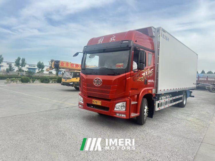 2026 FAW Jiefang J6L 300 hp