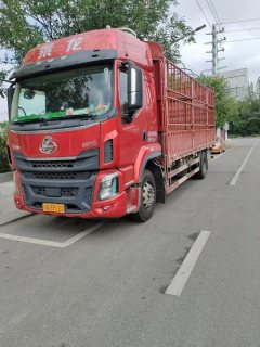Dongfeng Liuzhou Chenglong H5 260 hp 4X2 6.8 m - фото 1