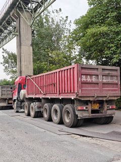 Sinotruk 440 hp 6X4 - фото 3