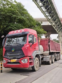Sinotruk 440 hp 6X4 - фото 4