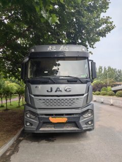 JAC Gallop Q7 560 hp 6X4 - фото 1