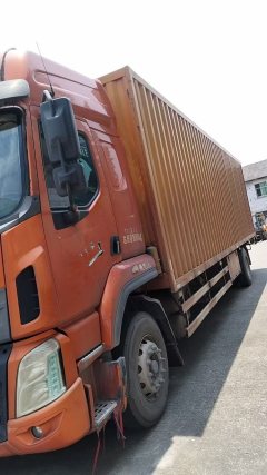 Dongfeng Liuzhou Chenglong H5 240 hp 6X2 9.6 m - фото 2