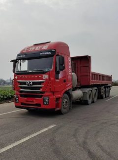 SAIC Hongyan Genlyon 440 hp 6X4 - фото 1