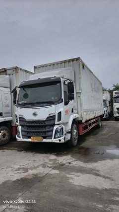 Dongfeng Liuzhou Chenglong M3 200 hp 4X2 8.3 m - фото 1